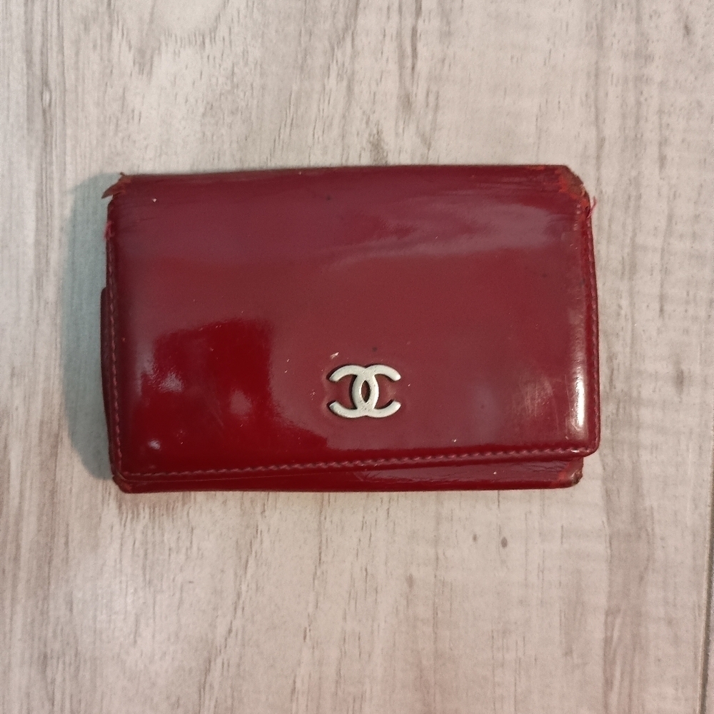 Authentic Chanel Matelasse 6-row Key Case Patent Leather Red